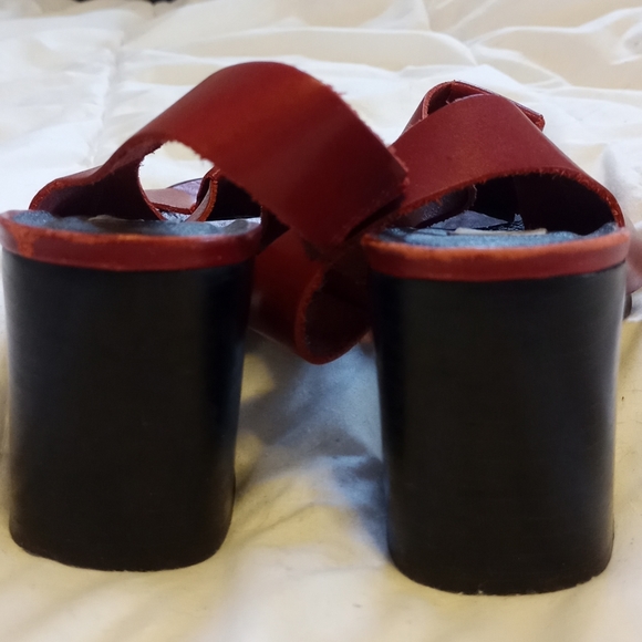 Red Leather Slingback Sandals - Picture 4 of 4